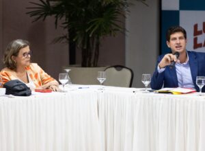 João Campos se reúne com dirigentes partidários para discutir campanha de Lula