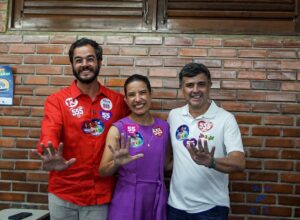 Túlio Gadêlha vota ao lado de Raquel Lyra e Eduardo da Fonte no Recife
